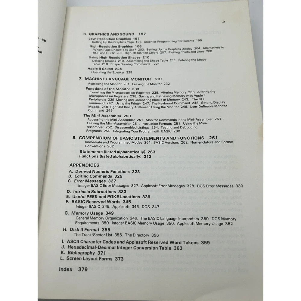 Apple II PC User's Guide Paperback 1981 ISBN 0931988462 Lon Poole Steve Textbook